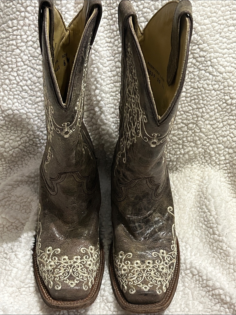 Corral Women's Brown Embroidered Western Boots